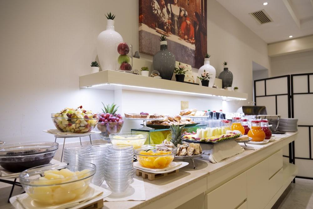 Leonardo Boutique Monti Hotel 4*
